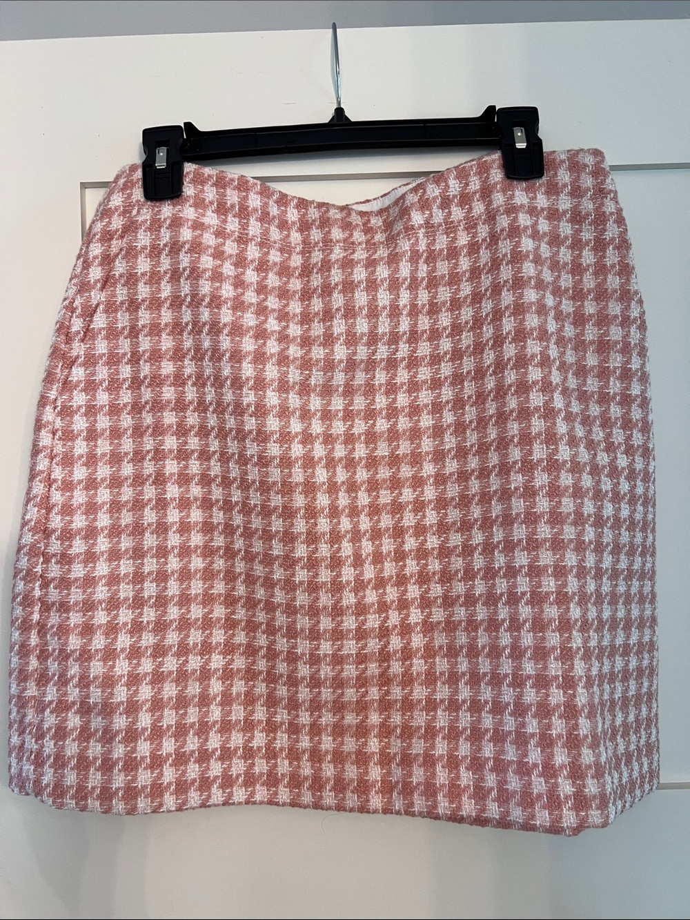 LOFT Pink and White Houndstooth Bouclé Mini Skirt